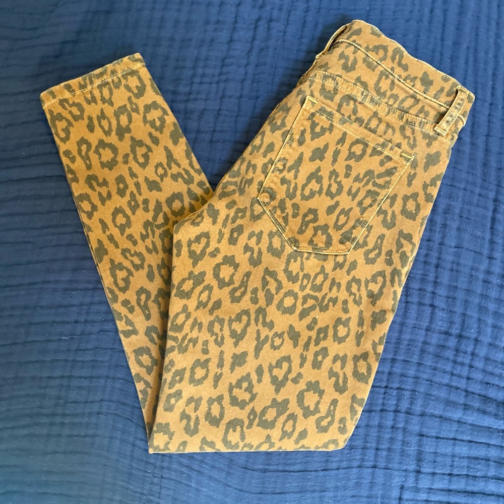 Banana Republic Leopard print jeans 🐆